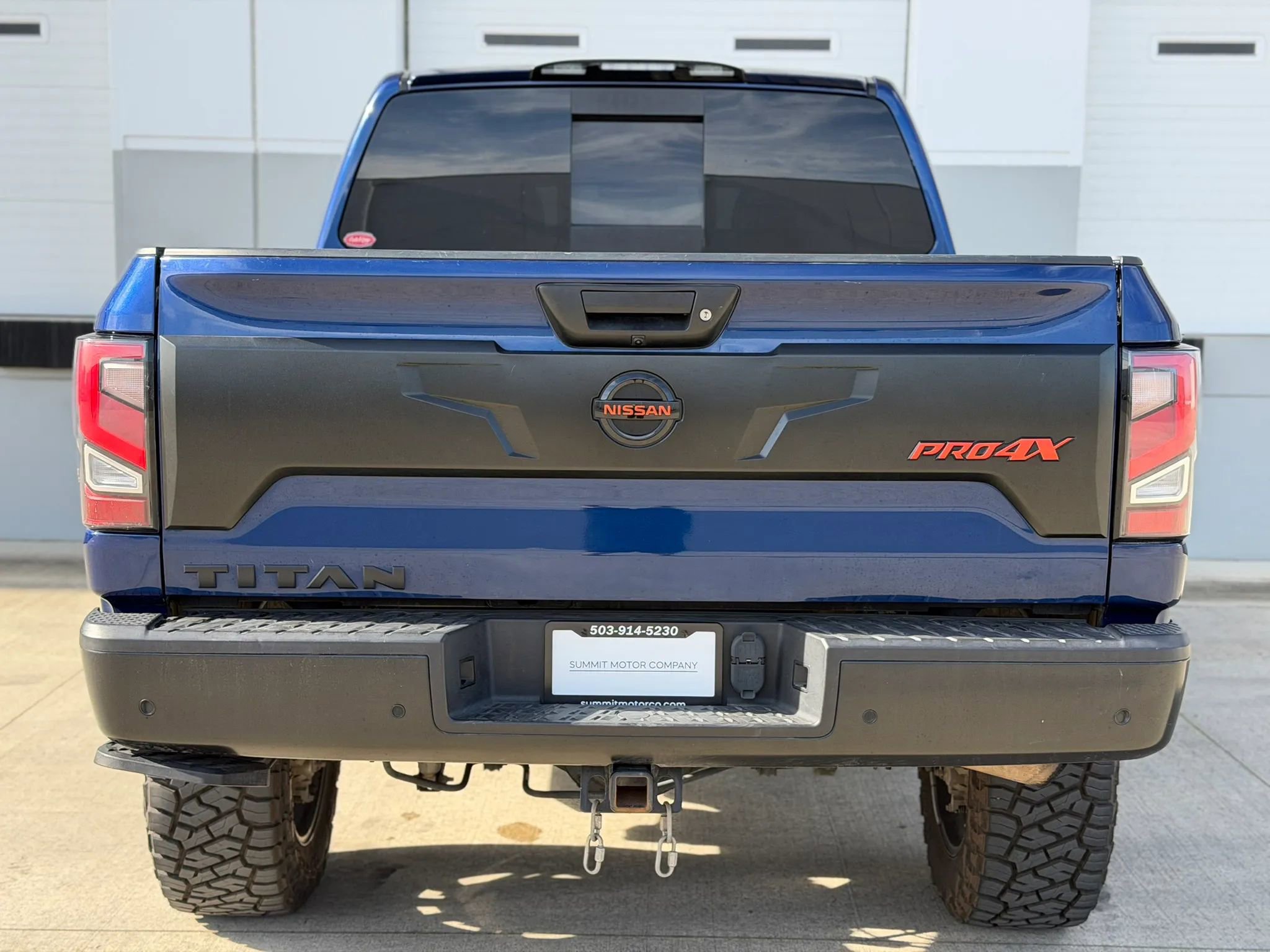 Used 2021 Nissan Titan PRO-4X w/ Pro-4x Convenience Package image 4