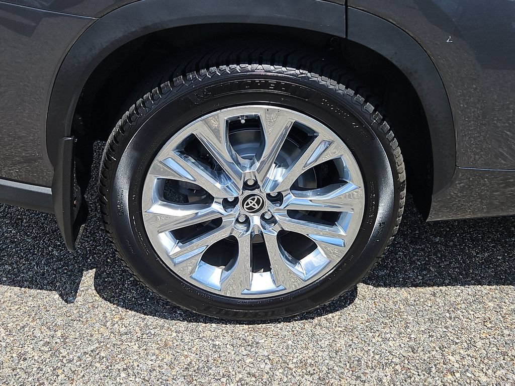 Used 2023 Toyota Highlander Limited AWD/4WD image 9