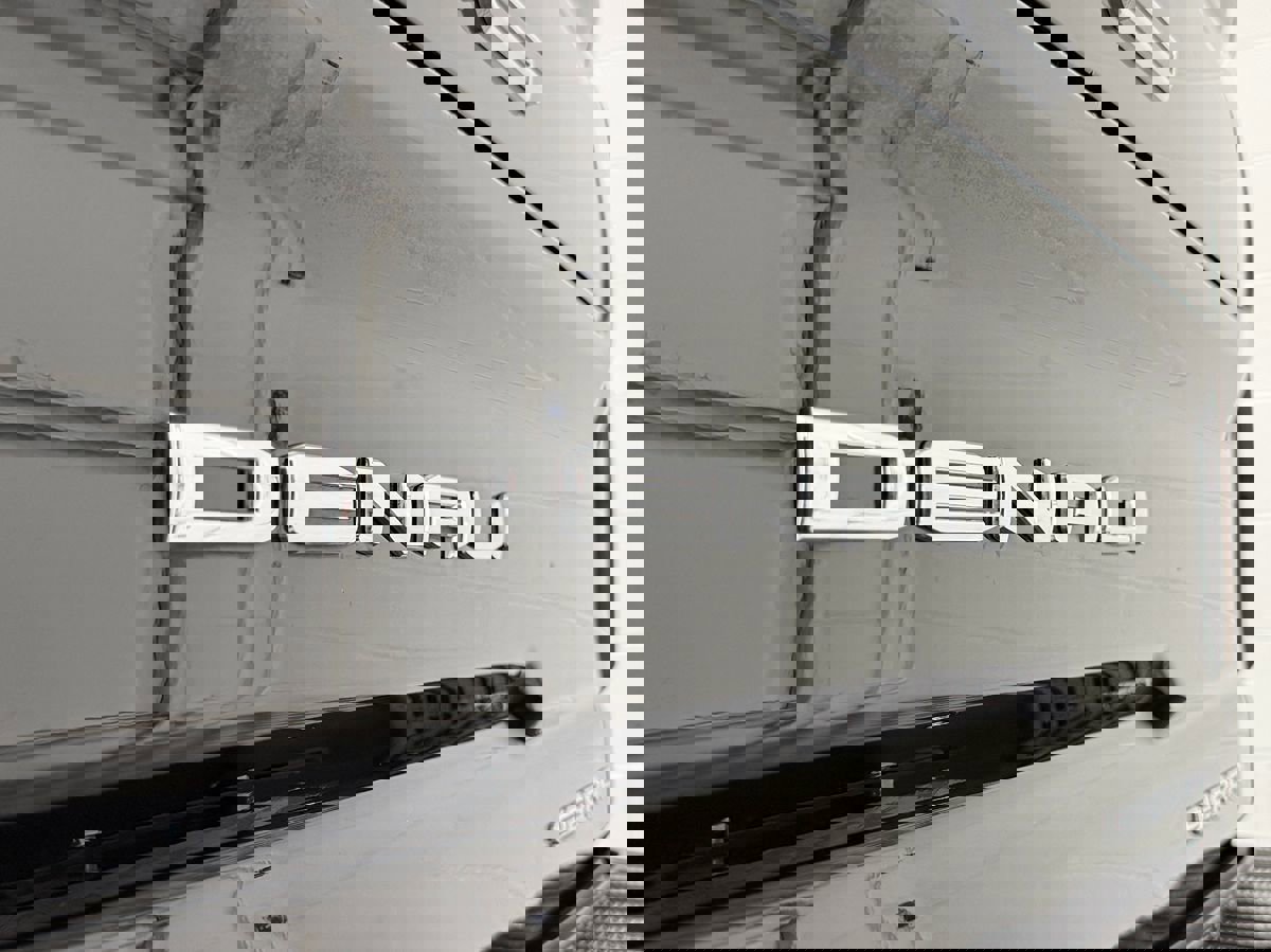 Used 2024 GMC Sierra 2500 Denali Ultimate image 10