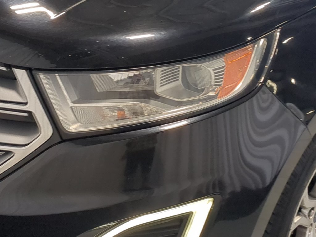 Used 2018 Ford Edge Titanium w/ Technology Package AWD/4WD image 14