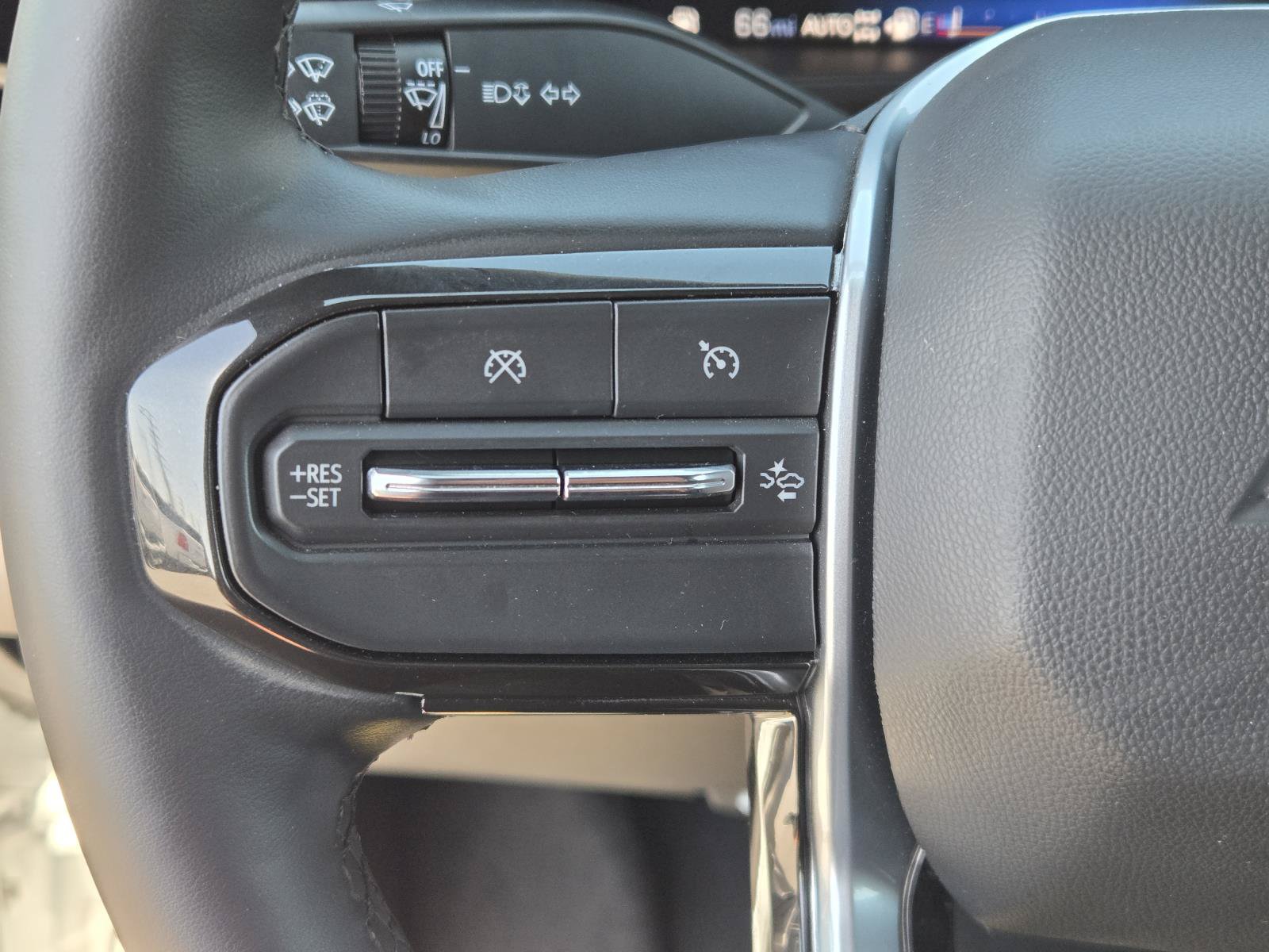 Used 2025 Chevrolet Colorado Trail Boss AWD/4WD image 17