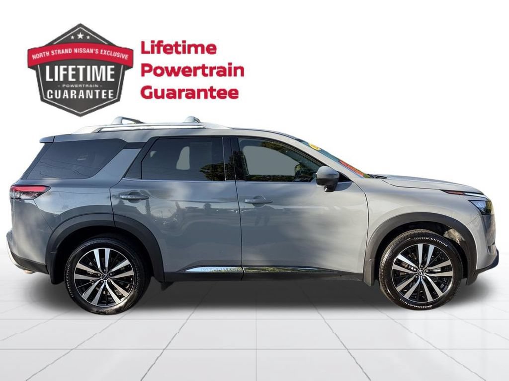 Certified 2025 Nissan Pathfinder Platinum FWD image 9