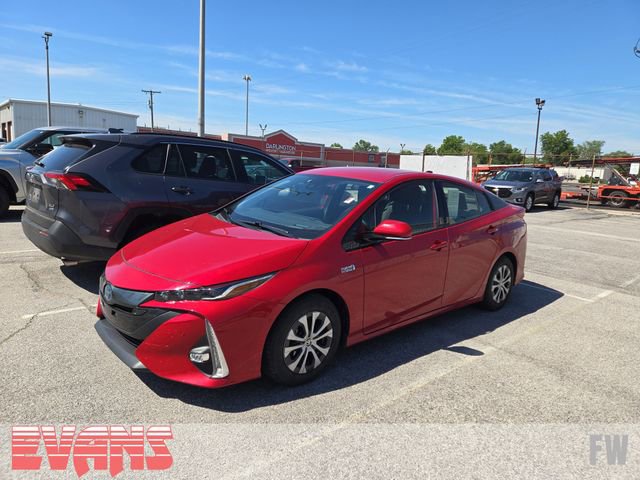Used 2020 Toyota Prius Prime Limited FWD image 3