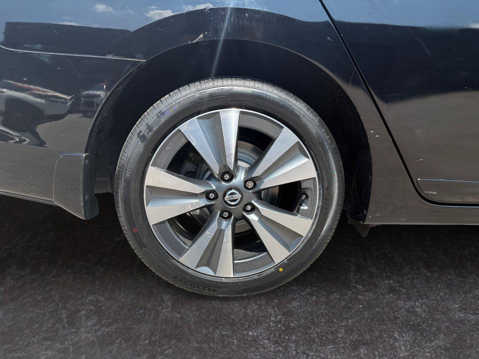 Used 2018 Nissan Sentra SL w/ Protection Package FWD image 29