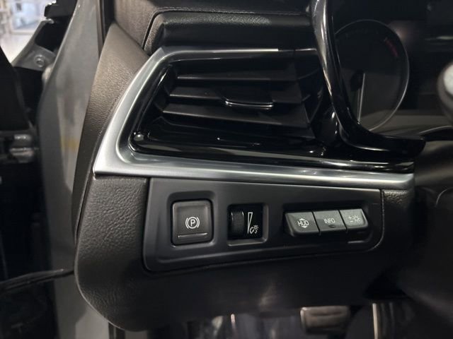 Used 2024 Cadillac XT6 Sport w/ Technology Package image 16