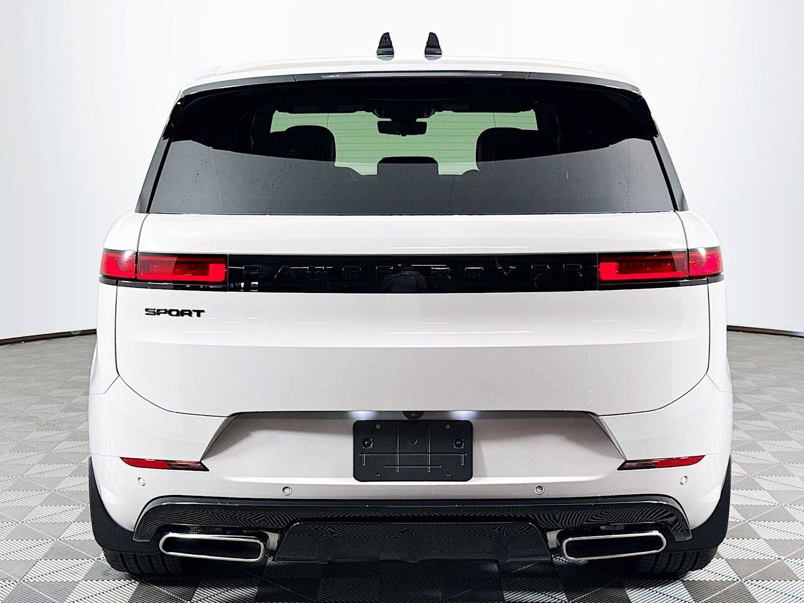 Used 2025 Land Rover Range Rover Sport Dynamic SE image 6