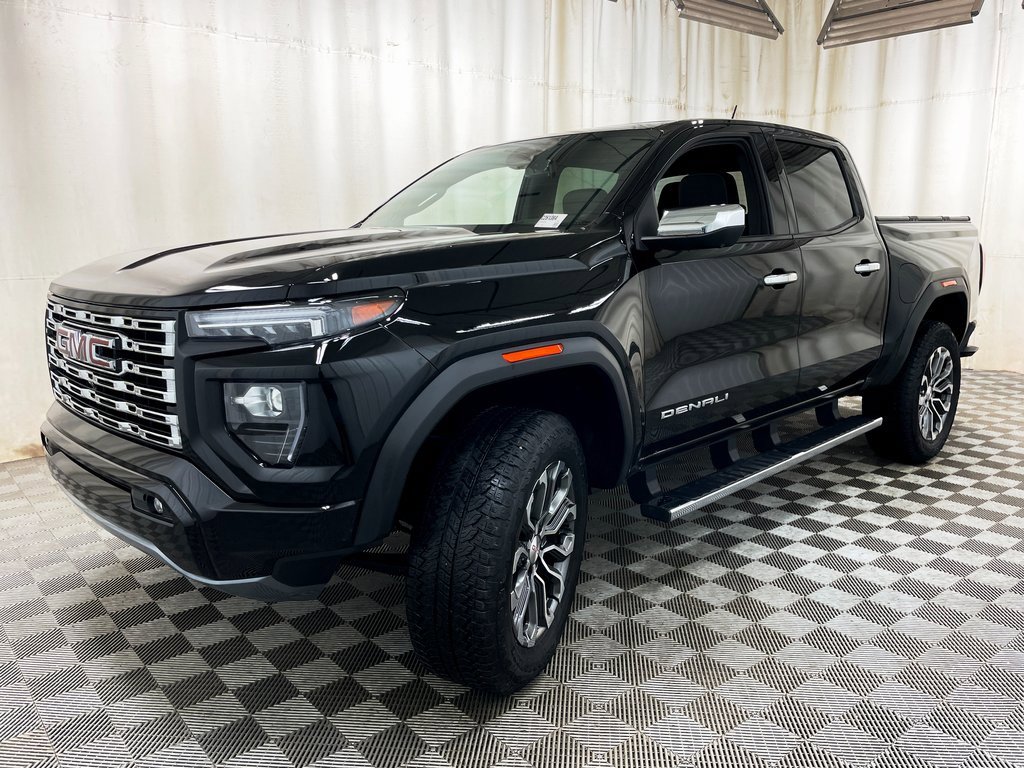 Used 2025 GMC Canyon Denali image 20