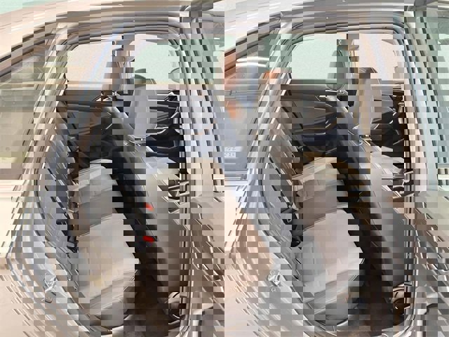 Used 2025 Volkswagen Jetta SE image 10