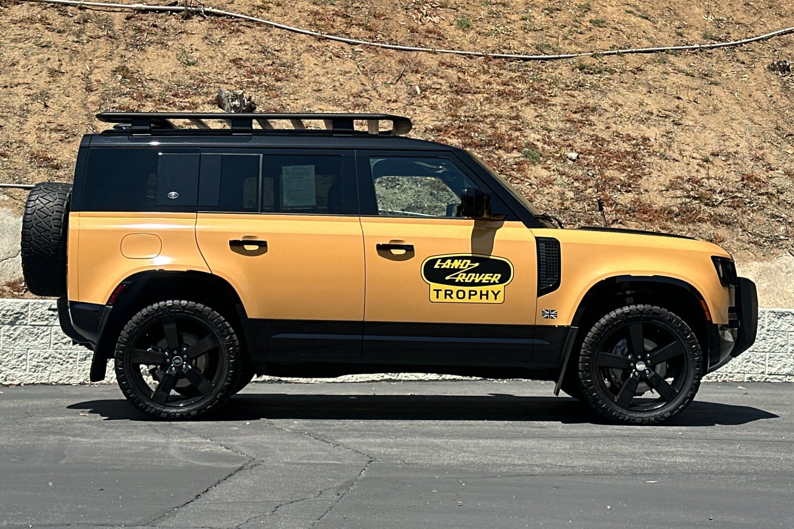 Used 2022 Land Rover Defender 110 Trophy Edition image 3