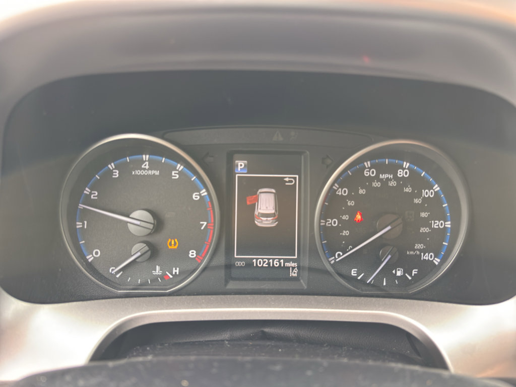 Used 2018 Toyota RAV4 LE FWD image 11