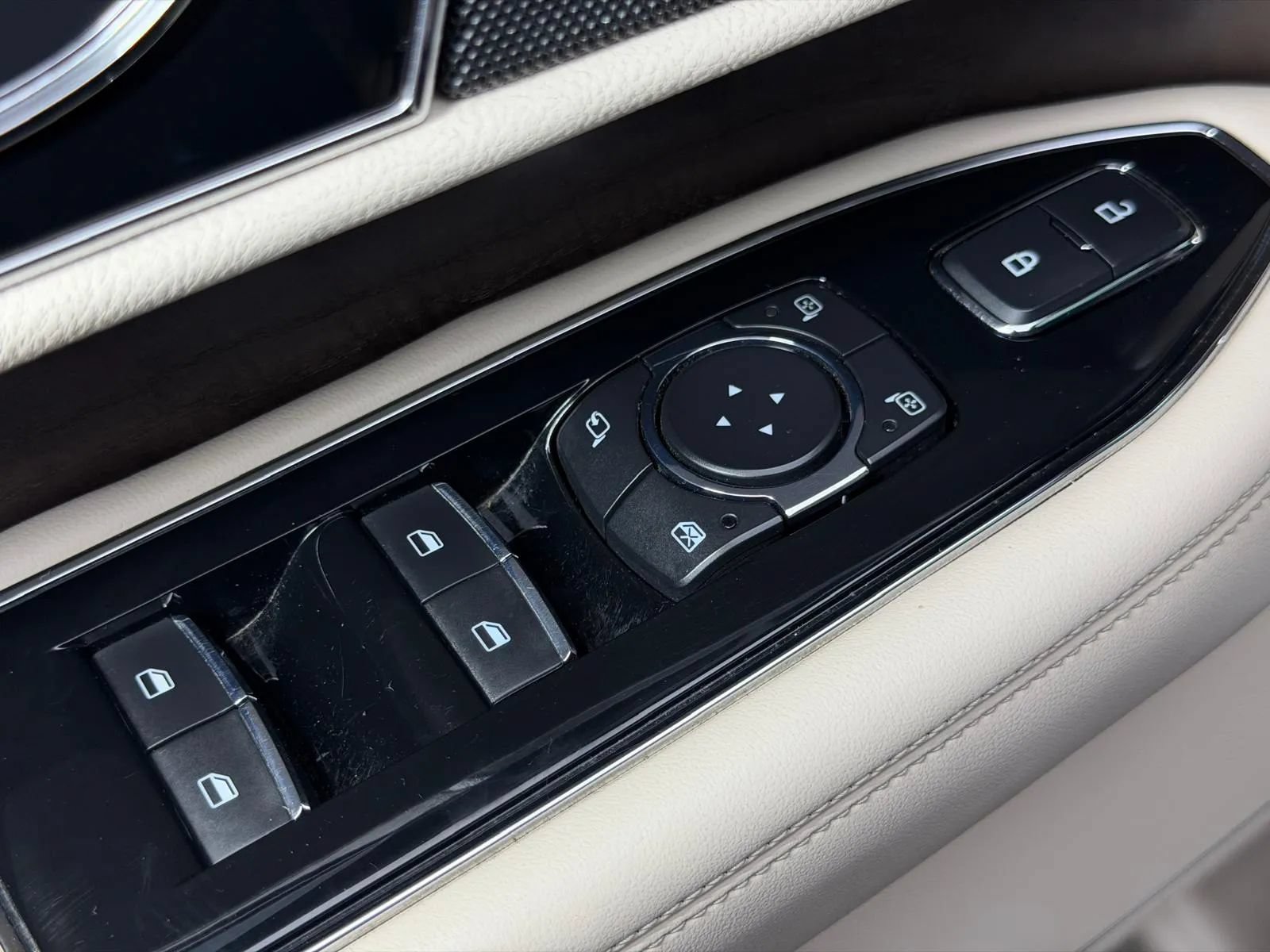 Used 2018 Lincoln Navigator Select AWD/4WD image 30