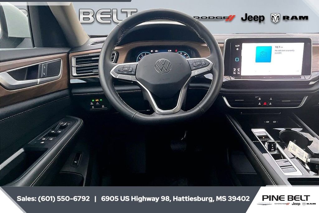 Used 2025 Volkswagen Atlas SE image 5