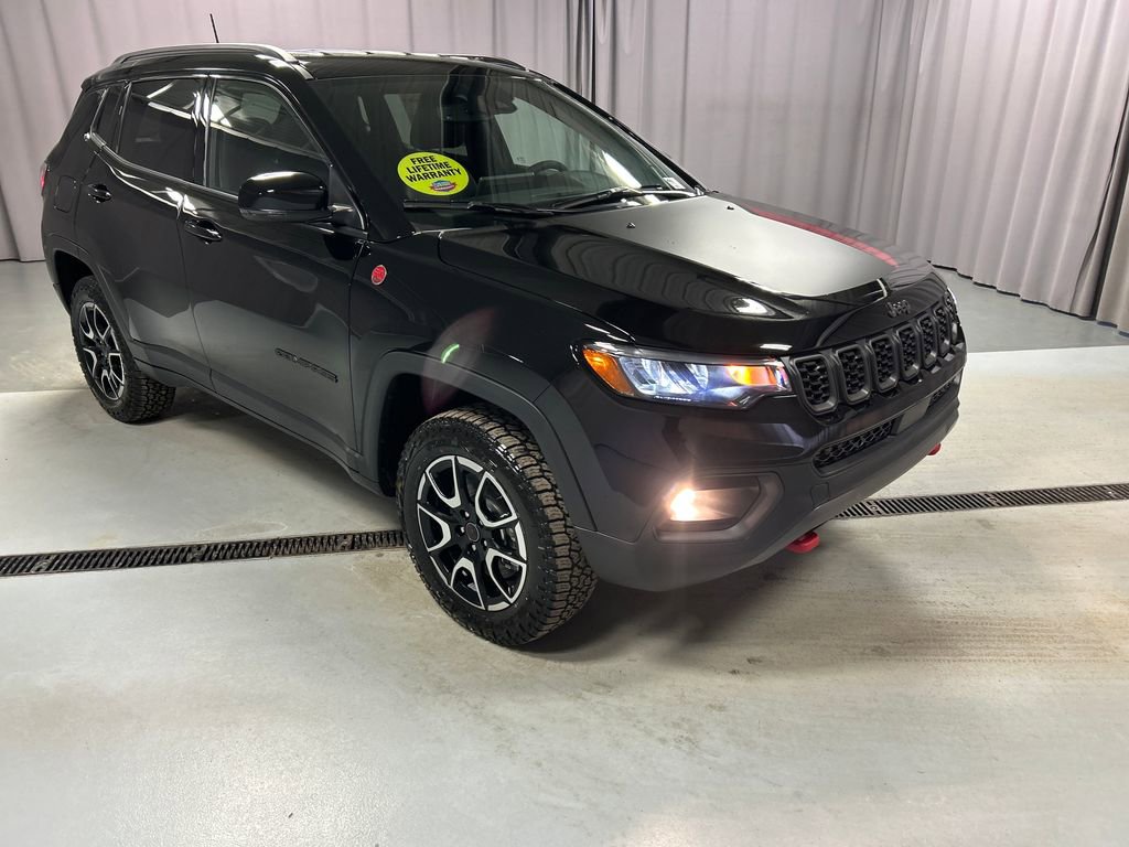 New 2026 Jeep Compass Trailhawk AWD/4WD image 1
