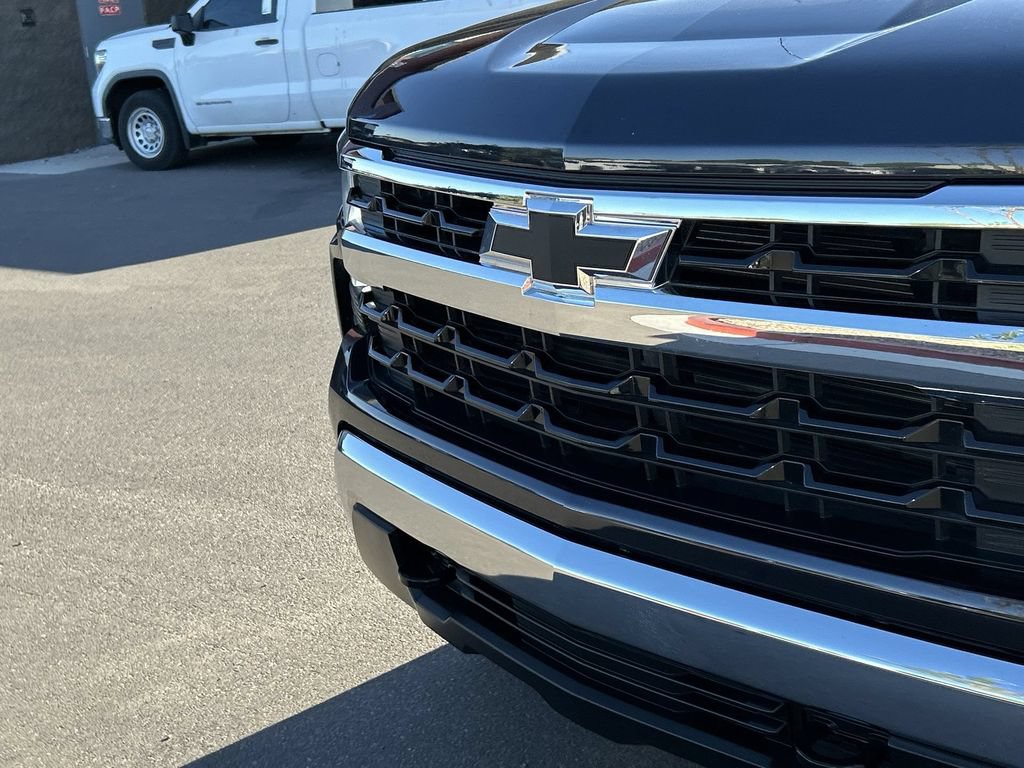 Used 2022 Chevrolet Silverado 1500 LT AWD/4WD image 30