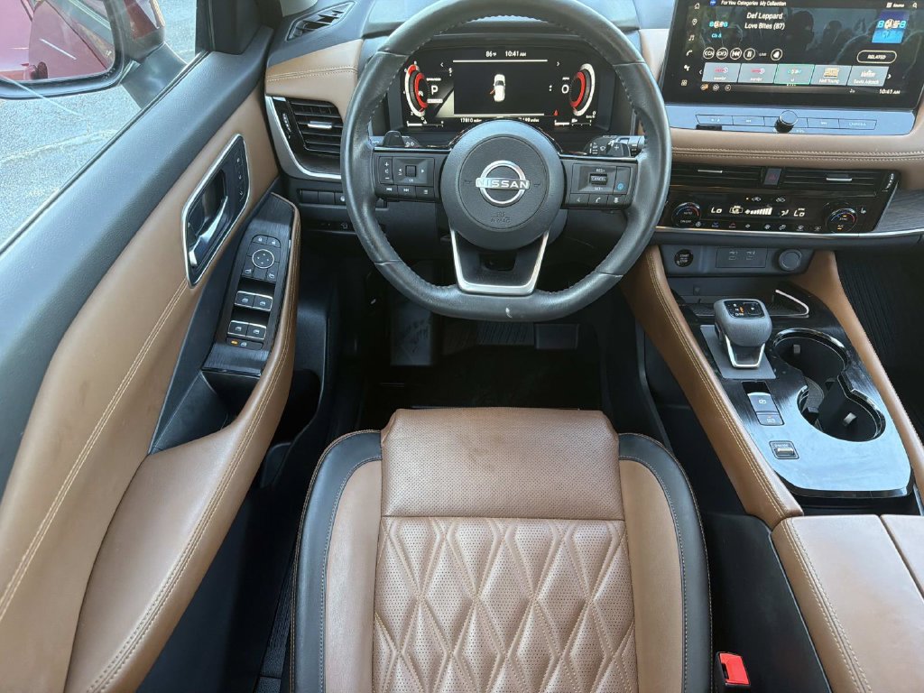 Used 2024 Nissan Rogue Platinum w/ Platinum Premium Package FWD image 11