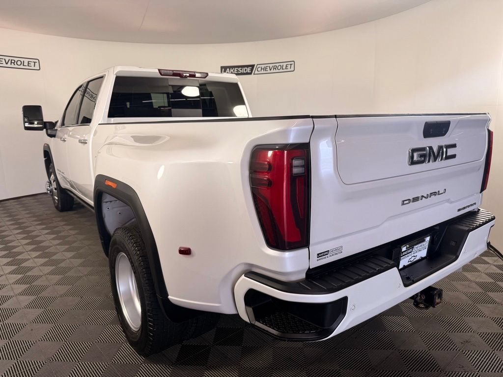 Used 2024 GMC Sierra 3500 Denali Ultimate AWD/4WD image 4