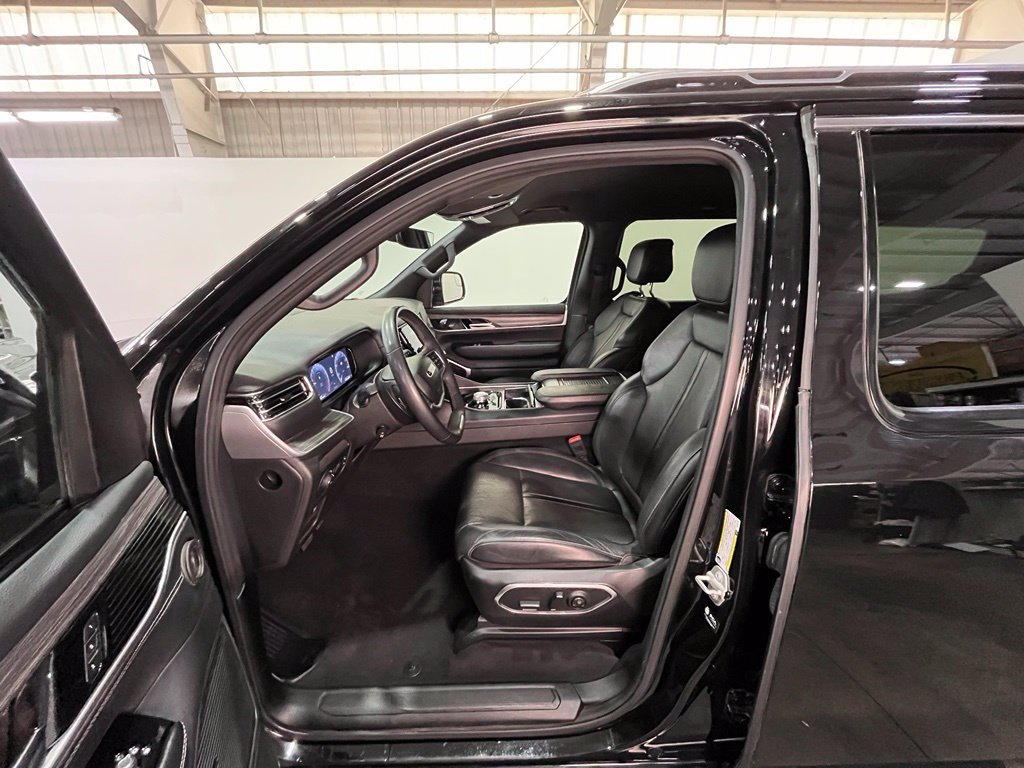 Used 2024 Jeep Wagoneer Series II AWD/4WD image 17