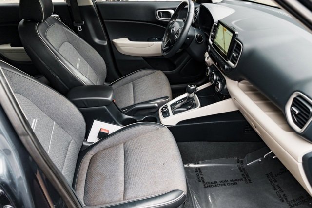 Certified 2020 Hyundai Venue image 26