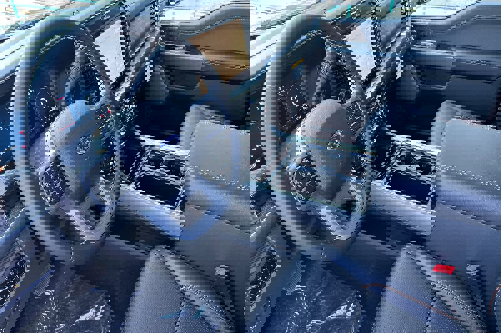 New 2025 Ford F250 Lariat w/ Lariat Ultimate Package image 12