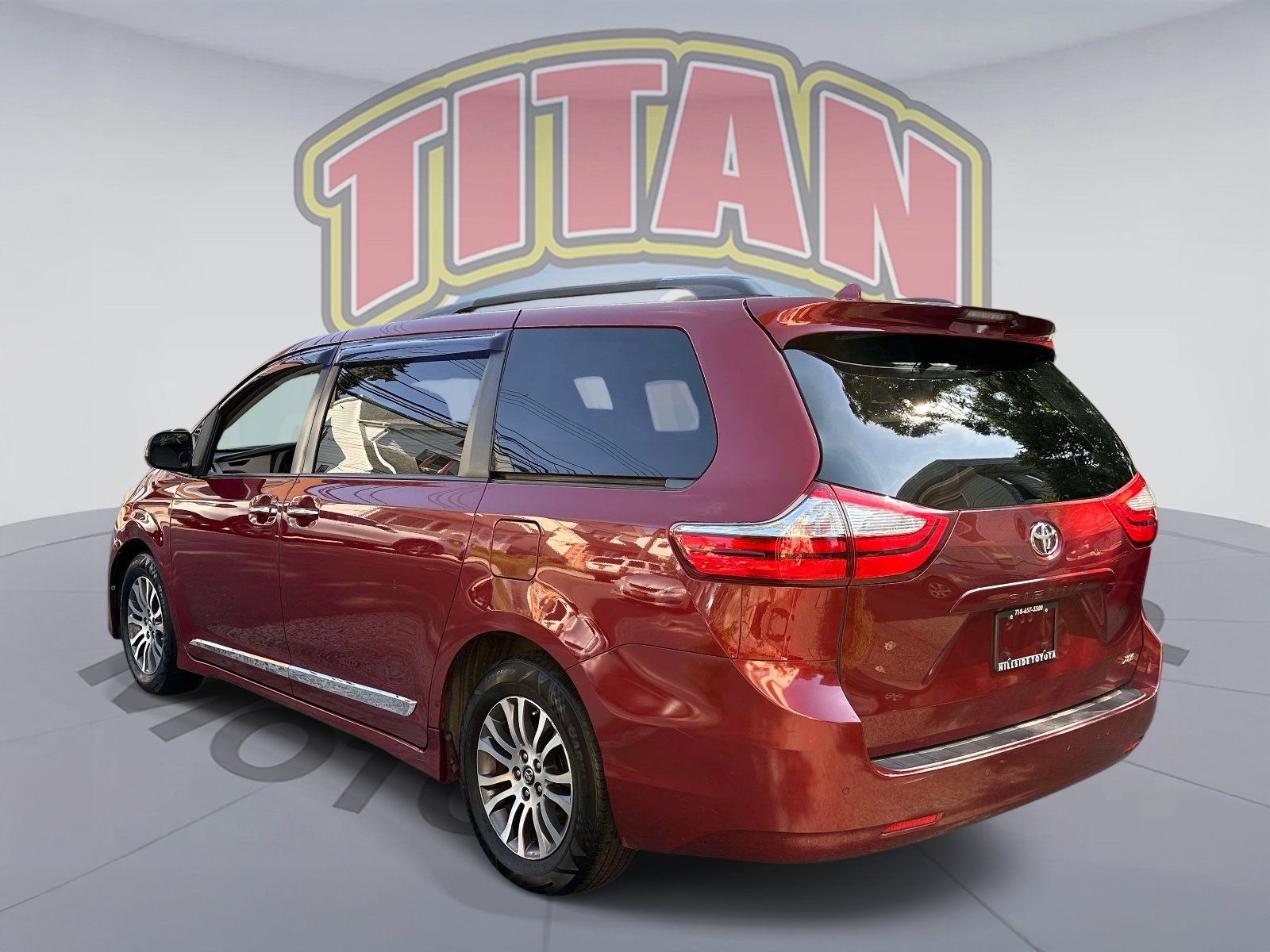 Certified 2019 Toyota Sienna XLE w/ XLE Navigation Package FWD image 3