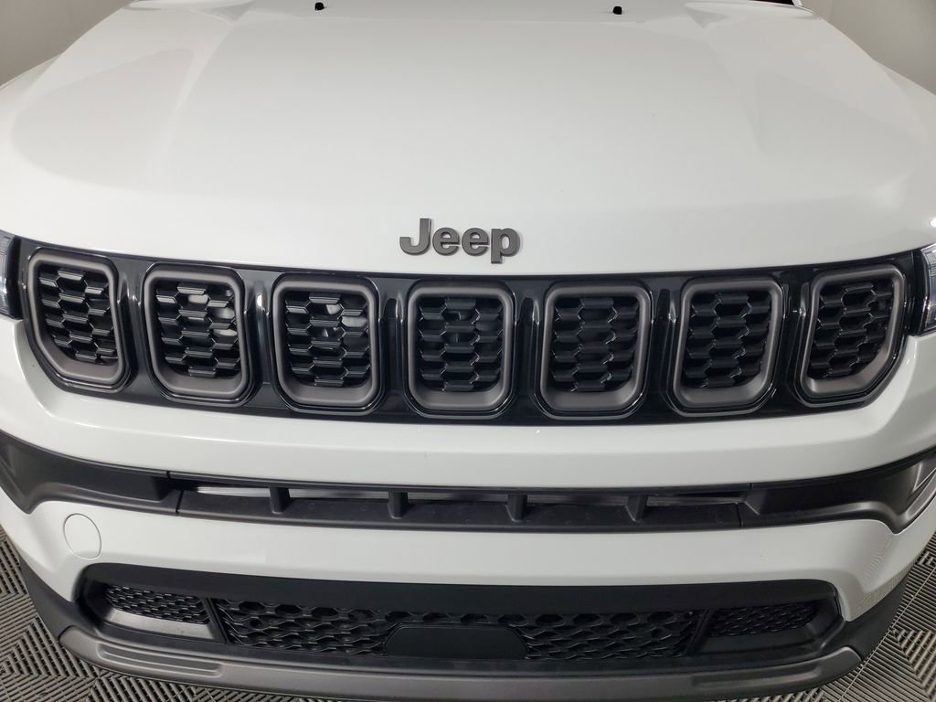 New 2026 Jeep Compass Latitude image 10