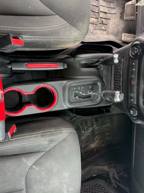 Used 2018 Jeep Wrangler Unlimited Sahara w/ Connectivity Group image 20