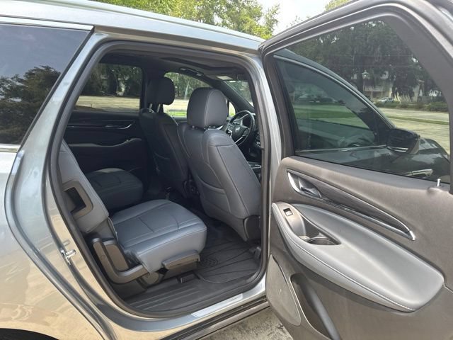 Used 2023 Buick Enclave Essence w/ Experience Buick Package FWD image 5