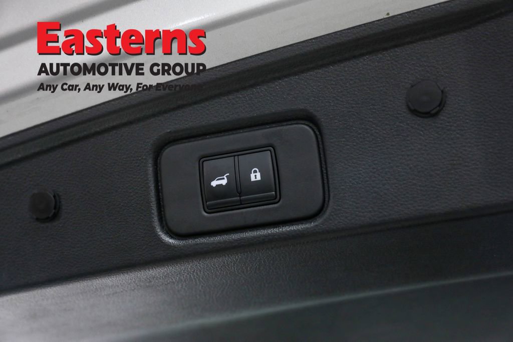 Used 2023 Nissan Pathfinder SL image 22