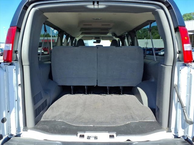 Used 2025 Chevrolet Express 3500 LT w/ LT Preferred Equipment Group RWD image 13
