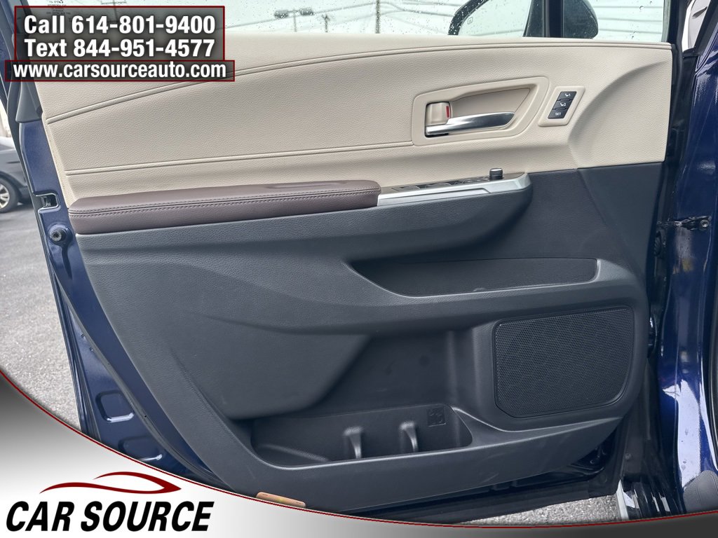 Used 2022 Toyota Sienna Platinum image 14