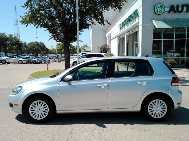 Used 2012 Volkswagen Golf 4-Door FWD image 11