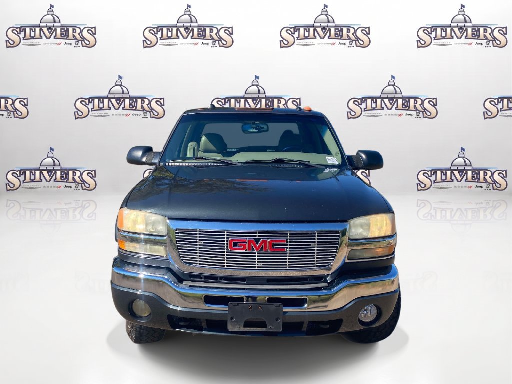 Used 2005 GMC Sierra 2500 SLT w/ Heavy-Duty Power Package AWD/4WD image 2