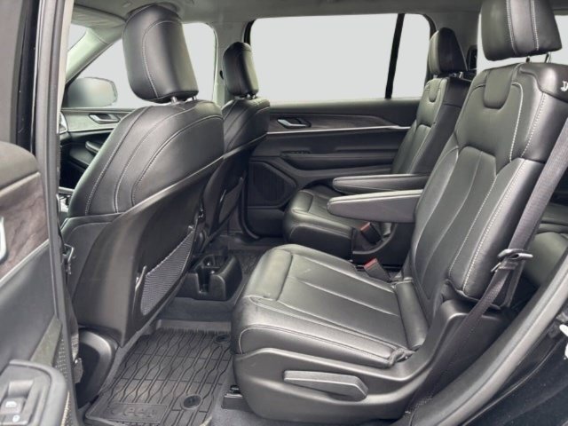 Used 2023 Jeep Grand Cherokee L Limited AWD/4WD image 34