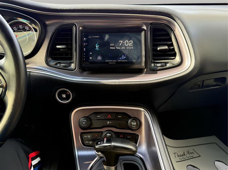Used 2015 Dodge Challenger SXT RWD image 18