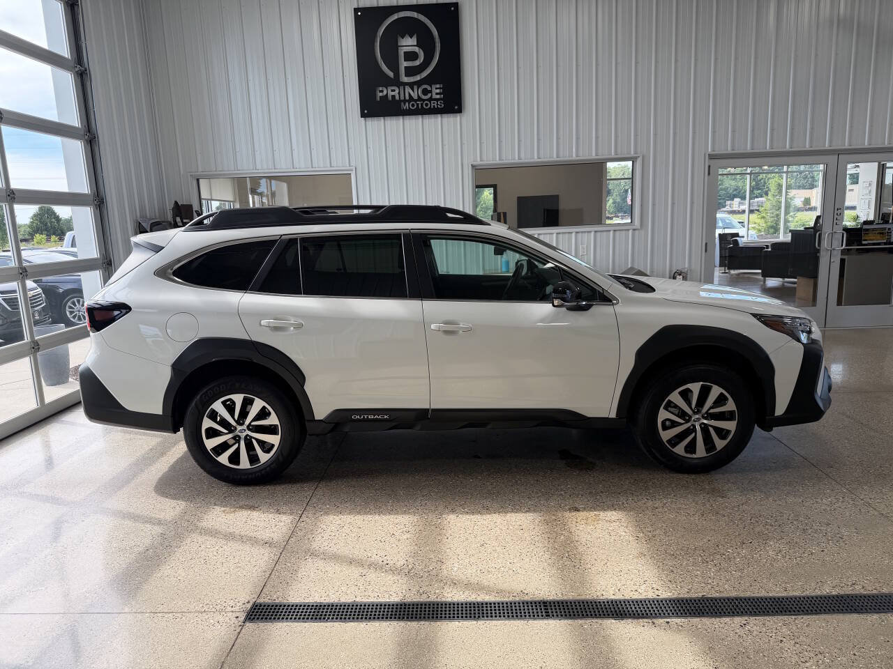 Used 2023 Subaru Outback Premium AWD/4WD image 6