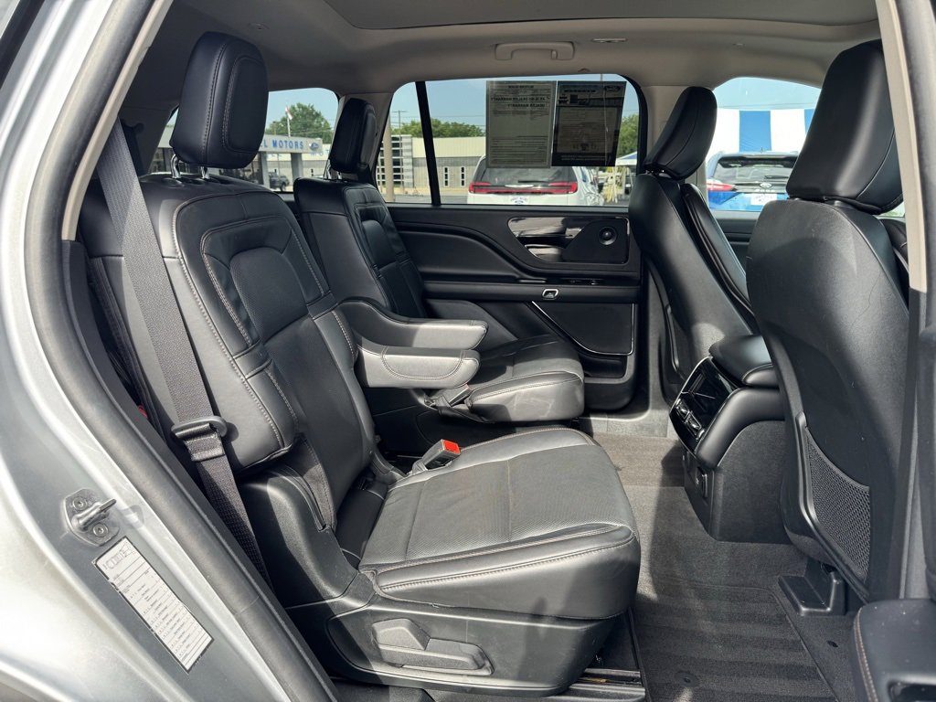 Used 2023 Lincoln Aviator Reserve image 12