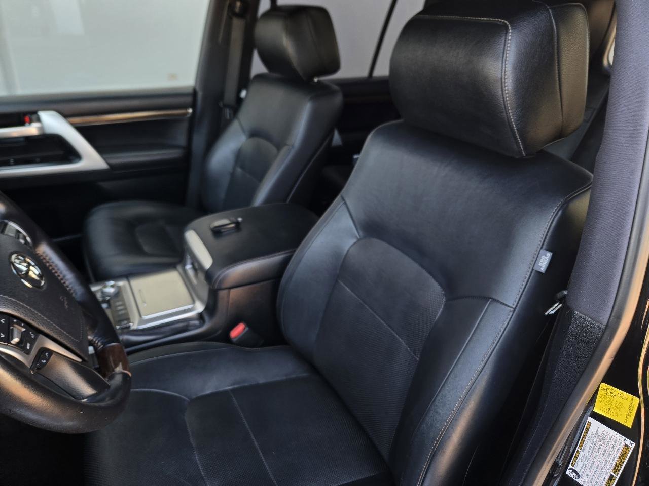 Used 2020 Toyota Land Cruiser Heritage Edition image 12