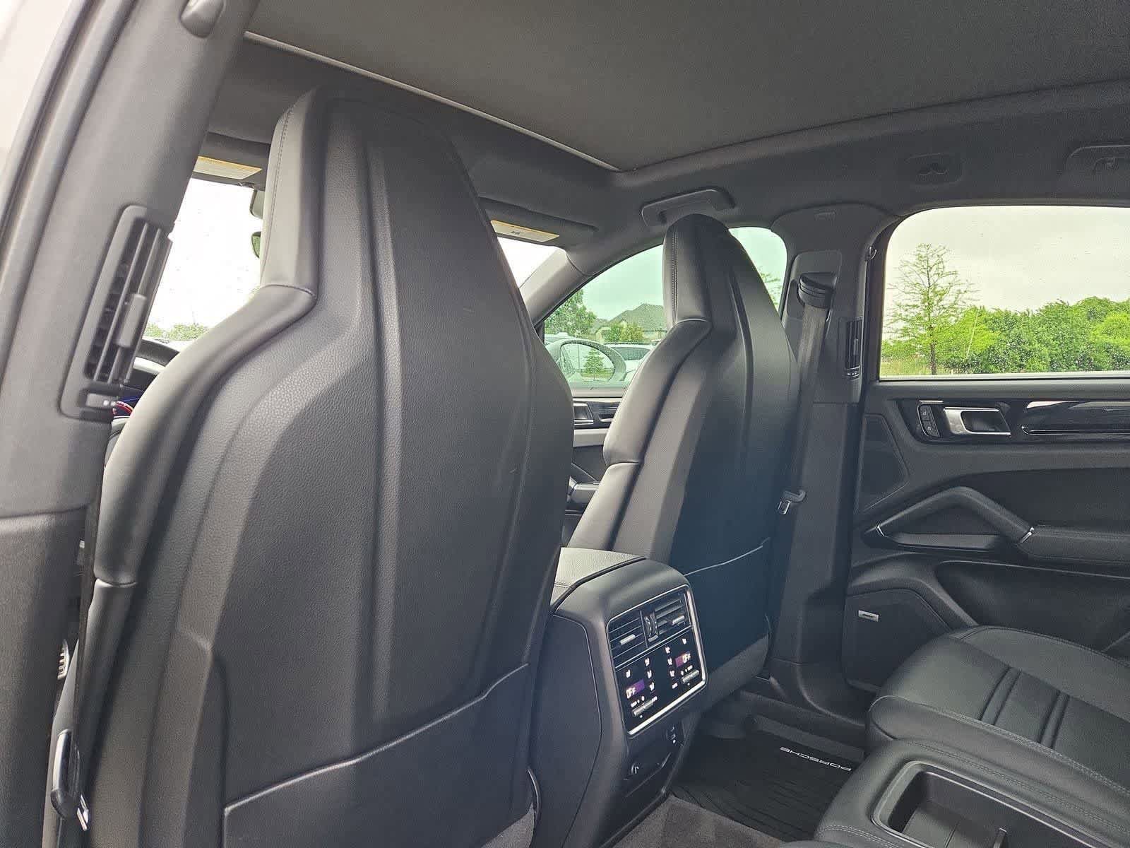 Used 2022 Porsche Cayenne S AWD/4WD image 16