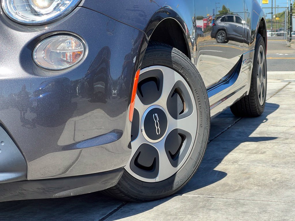 Used 2019 FIAT 500 e FWD image 2