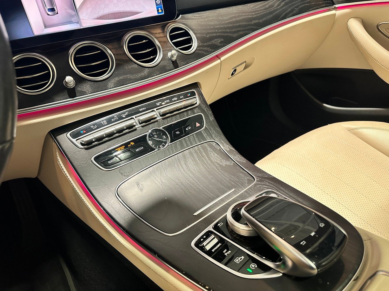 Used 2019 Mercedes-Benz E 300 4MATIC image 11