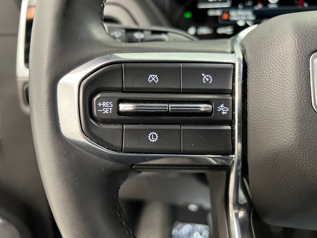 Used 2025 GMC Yukon Denali AWD/4WD image 54
