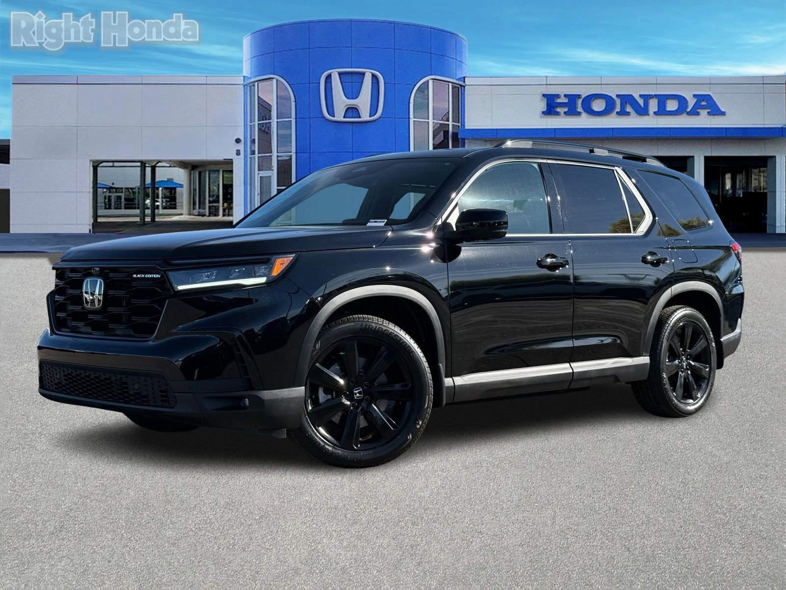 Certified 2025 Honda Pilot Black Edition image 2