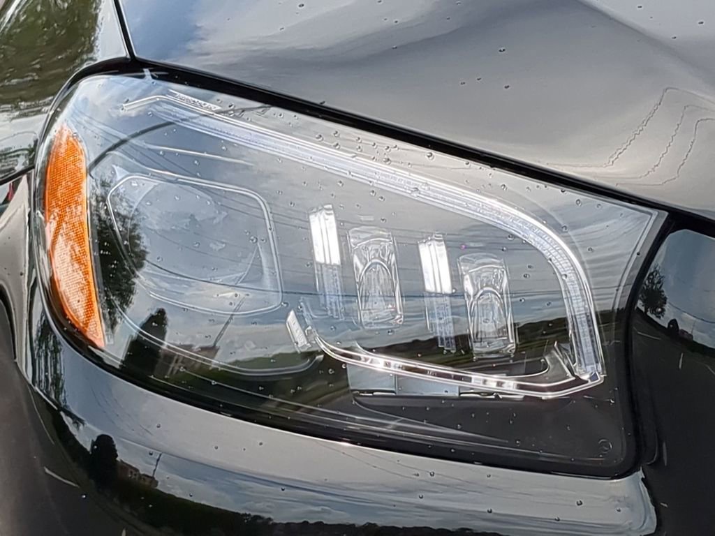 Used 2023 Mercedes-Benz GLS 450 4MATIC image 7