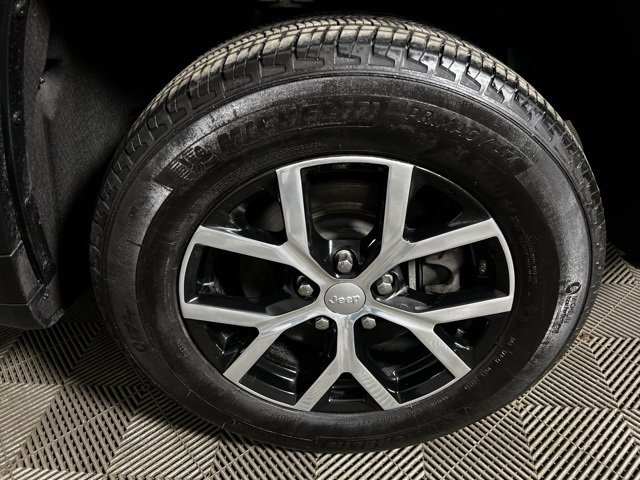 Used 2024 Jeep Grand Cherokee L Limited image 25