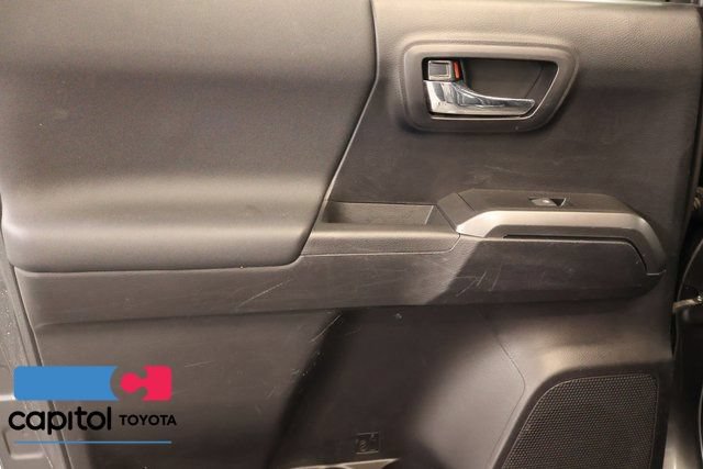 Certified 2020 Toyota Tacoma TRD Off-Road AWD/4WD image 30