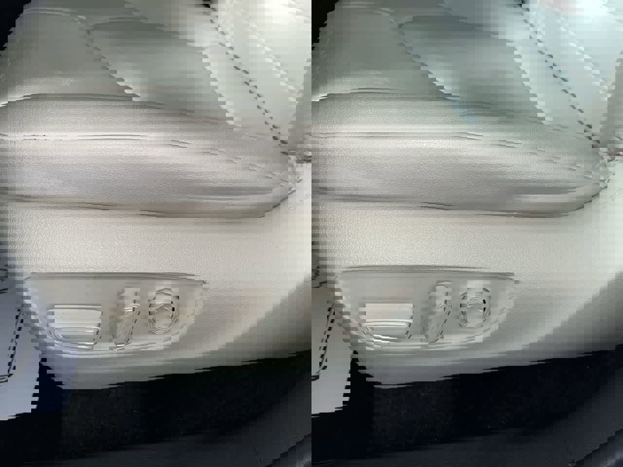 Used 2023 Toyota Highlander XLE image 13