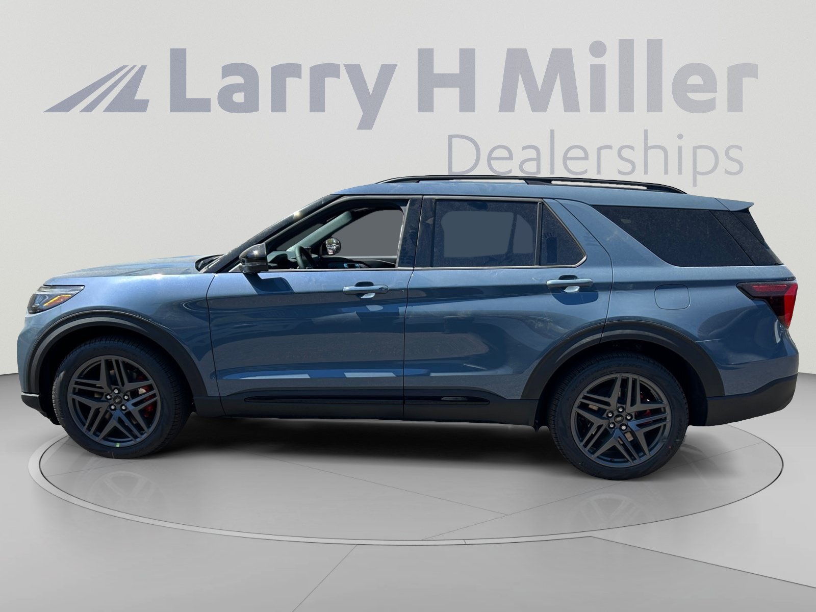 New 2026 Ford Explorer ST w/ Sun And Sound Package AWD/4WD image 2