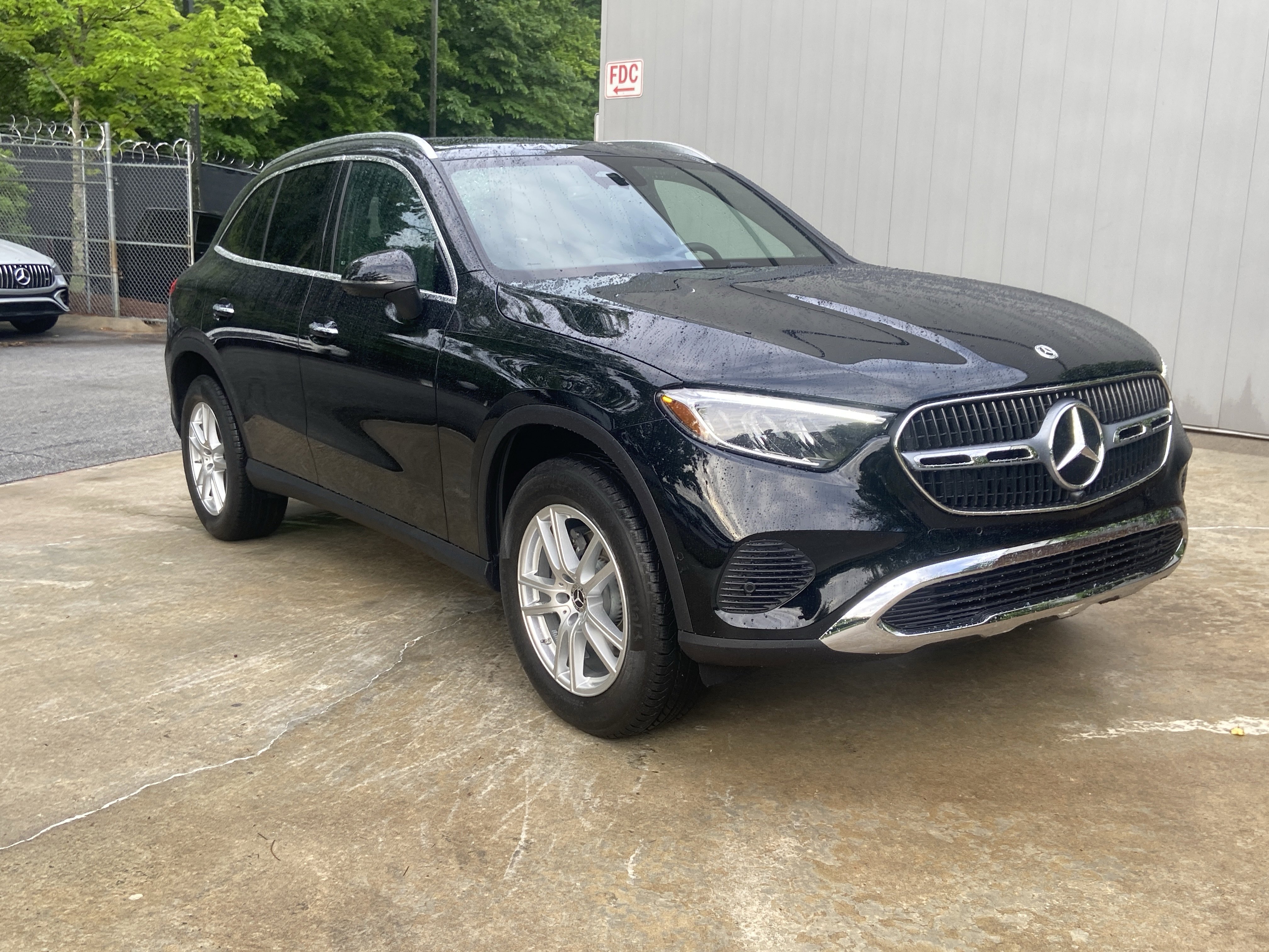 Certified 2025 Mercedes-Benz GLC 300 image 4