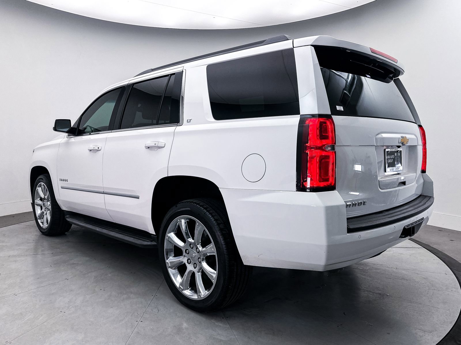 Used 2015 Chevrolet Tahoe LT w/ Luxury Package RWD image 16