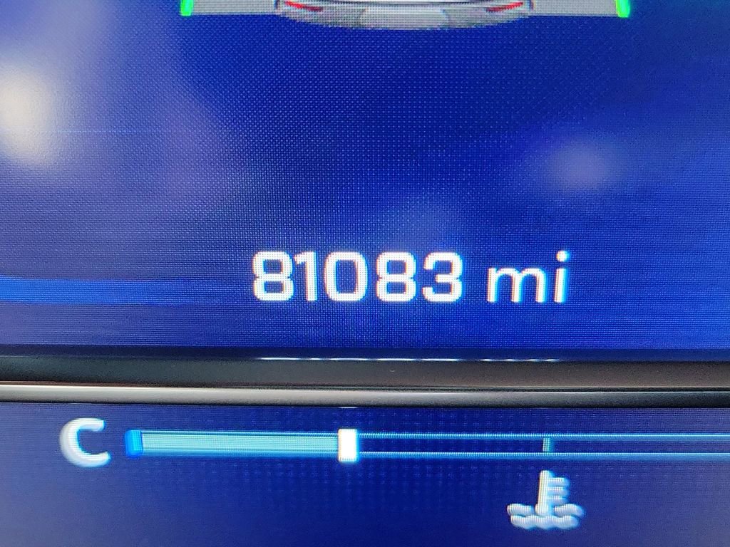 Used 2023 Chevrolet Suburban Premier image 30